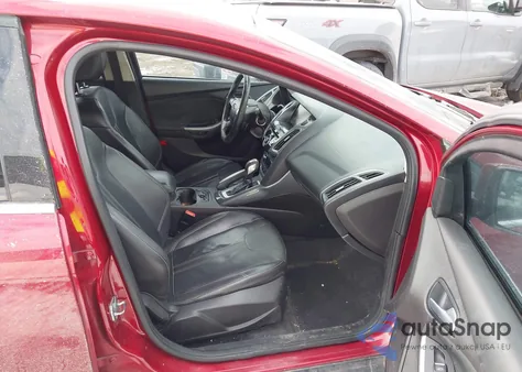 2013 Ford Focus Titanium из США, поврежденный, VIN 1FADP3N26DL105807